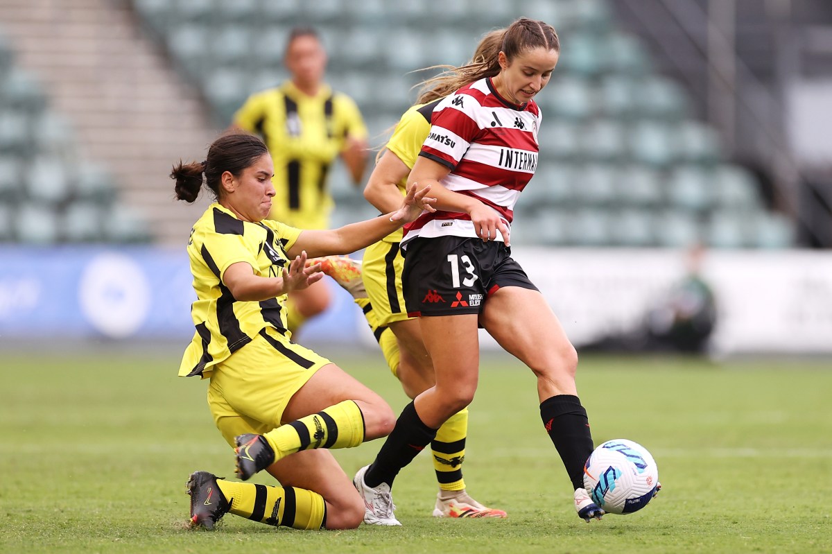 Wanderers face mighty challenge against Phoenix Western Sydney Wanderers